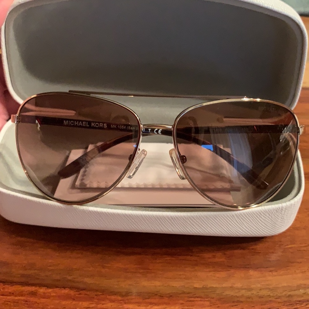 🤎NWT MIchael Kors San Jose Tortoise Sunglasses🤎